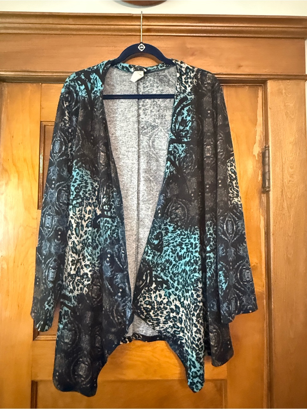 KEREN hart Black with Teal Abstract Print cardigan
